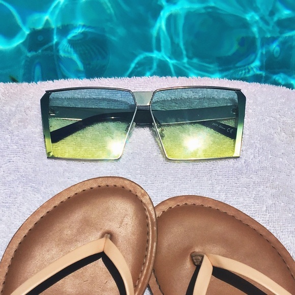 "Esmeralda" Oversized Square Aviators - Picture 2 of 4